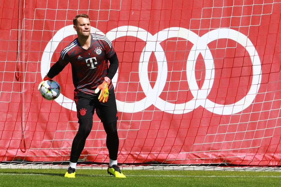 Manuel Neuer po dlhom zranení opäť naplno trénuje.