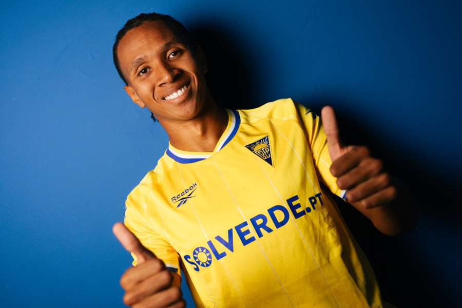 Kazim vai envergar a camisola 41 do Estoril Kazim vai envergar a camisola 41 do Estoril
