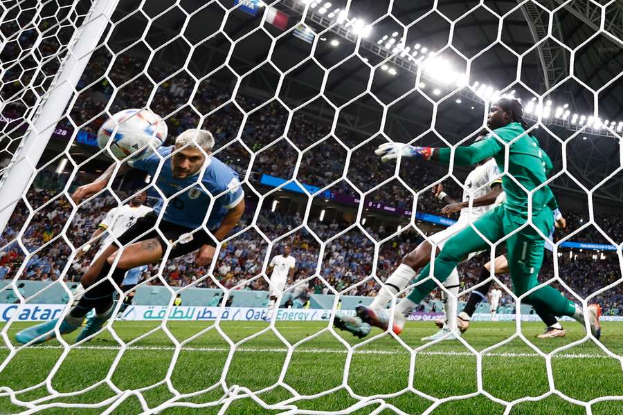 Primer gol de De Arrascaeta en el Ghana-Uruguay