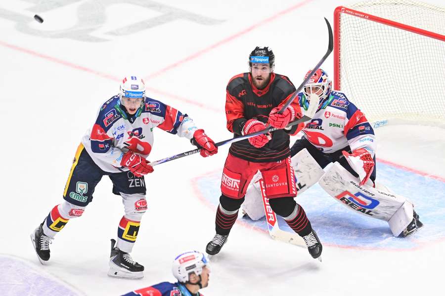 Olomouc v posledním vzájemném zápase porazila Pardubice 5:4 v prodloužení. Olomouc v posledním vzájemném zápase porazila Pardubice 5:4 v prodloužení.