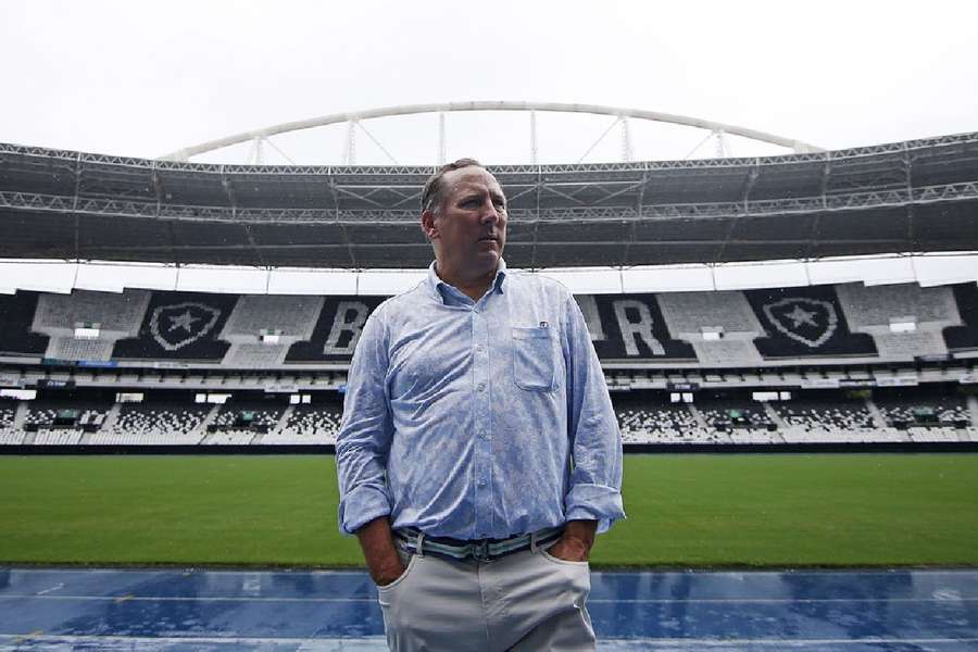 Proprietário do Botafogo, John Textor está sendo processado pelo presidente da CBF