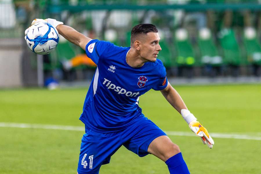 Patrik Vasiľ je oporou medzi tromi žrďami ViOnu. Patrik Vasiľ je oporou medzi tromi žrďami ViOnu.