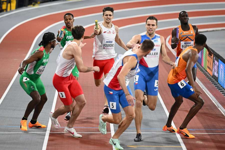 Polacy awansowali do finału sztafety 4x400 m. Decydujący bieg wieczorem