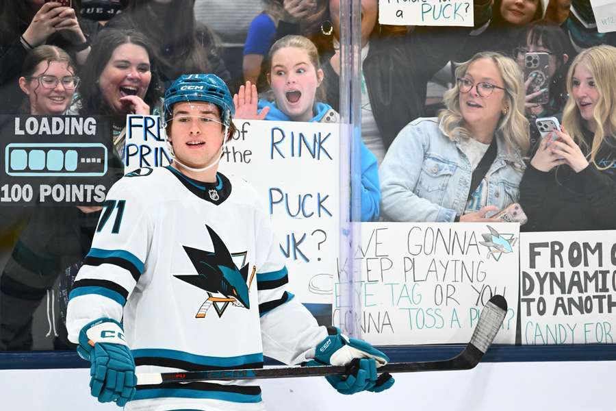 Macklin Celebrini je hvězdou Sharks i NHL.