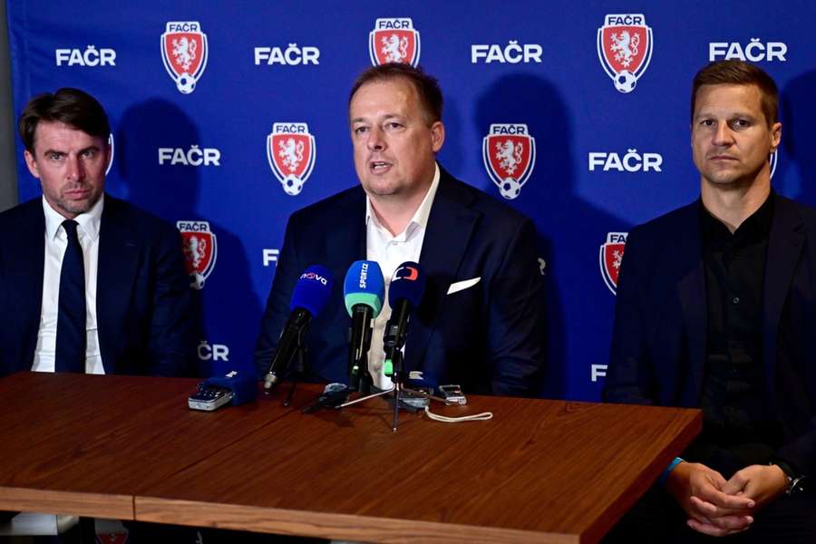 Místopředsedové FAČR Grygera (vlevo) a Pešír (vpravo) zatím za svou práci nejsou placení.