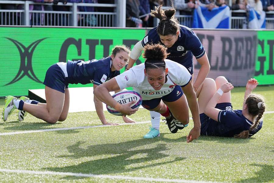 Kelly Arbey scores a try for France in a 15-5 win over Scotland in a Women's Six Nations match in Edinburgh