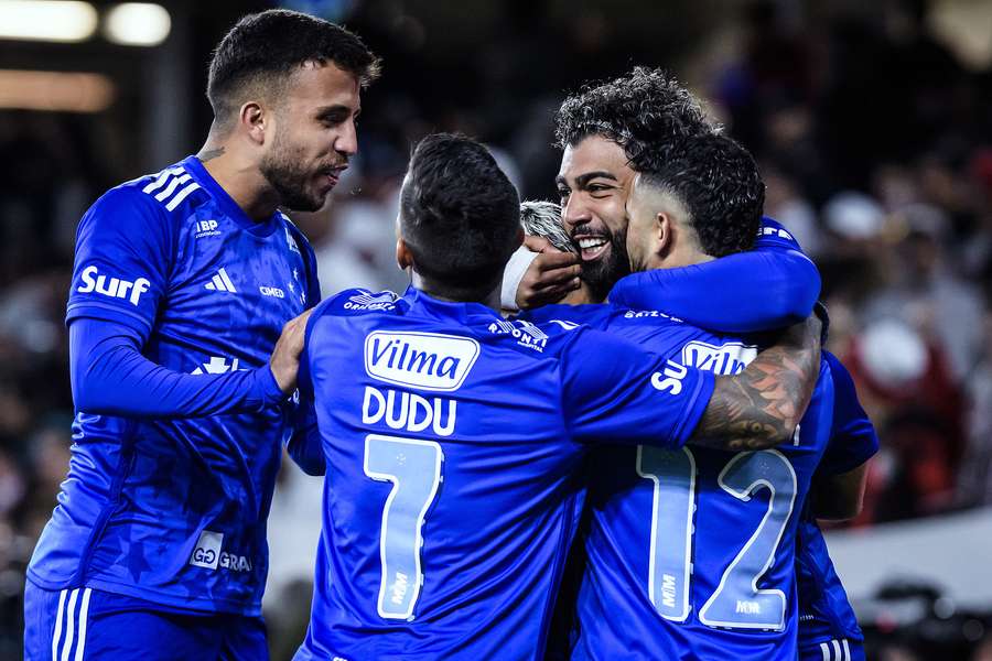 Cruzeiro chega com um super time para desbancar o rival Atlético-MG Cruzeiro chega com um super time para desbancar o rival Atlético-MG