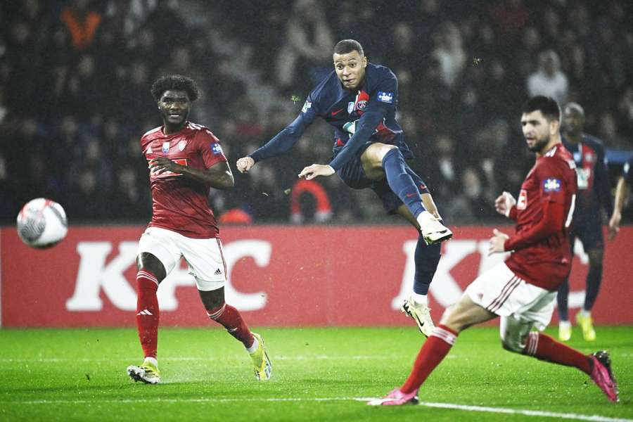 Mbappé abriu o caminho da vitória do PSG