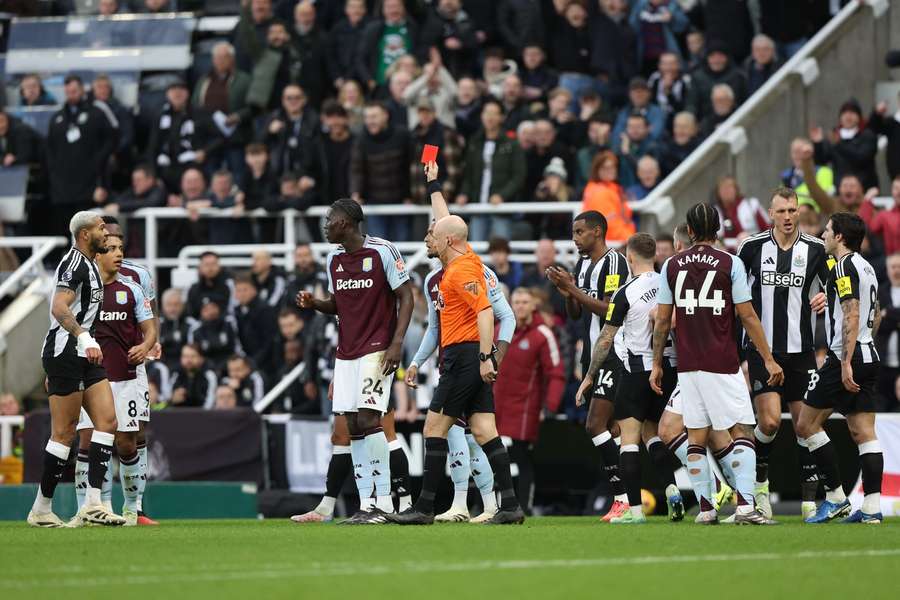 Newcastle şi Aston Villa, amendate de federația engleză