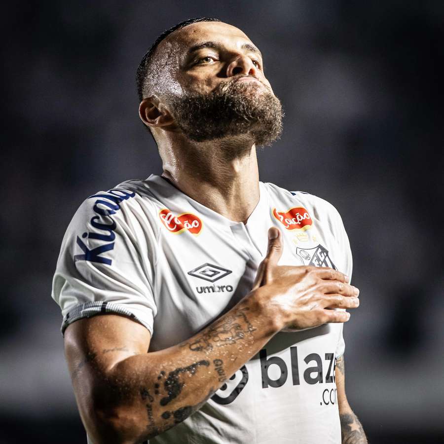 Guilherme é o artilheiro do Santos na Série B, com cinco gols