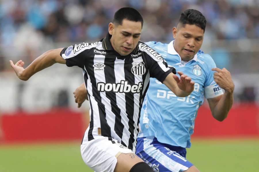 Santos, de Caballero (foto), segurou o 0 a 0 e volta para o Brasil com a classificação 