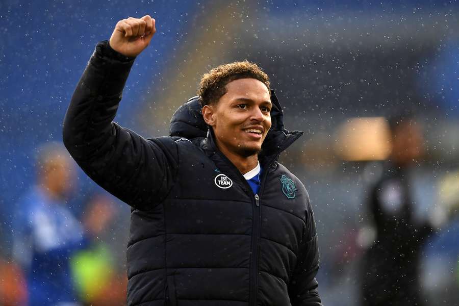 Omari Kellyman está emprestado pelo Chelsea ao Cardiff Omari Kellyman está emprestado pelo Chelsea ao Cardiff