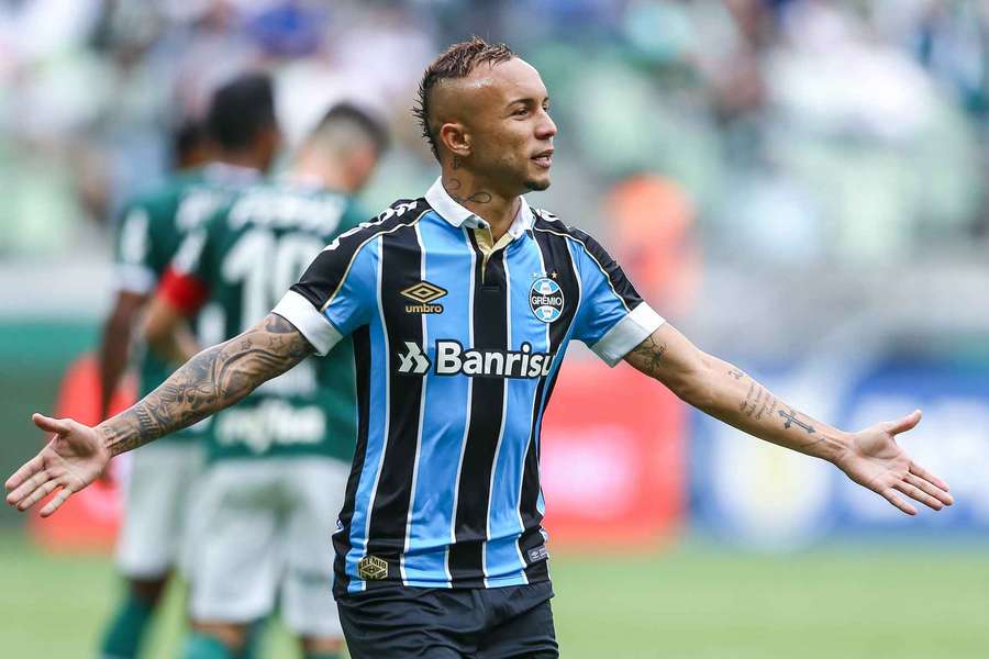 Everton Cebolinha brilhou pelo Grêmio no início de carreira