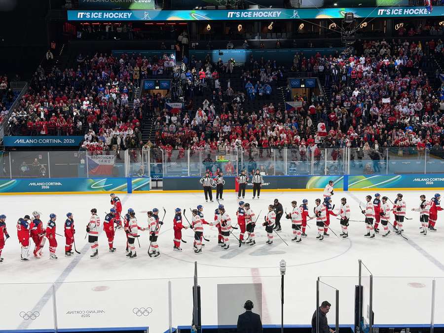 Okamžiky po dohrání zápasu s Kanadou.