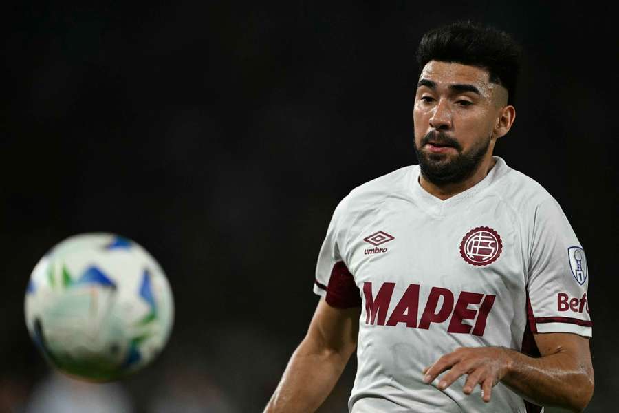 Lanús gana en casa