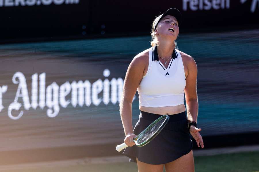 Clara Tauson could not follow up on her bright start against Karolina Muchova