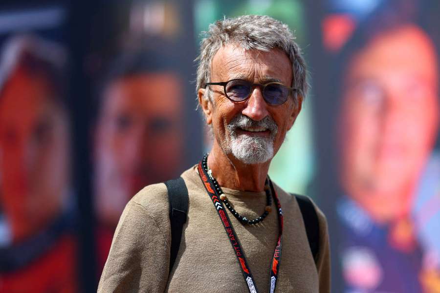 Eddie Jordan dans le paddock de Monaco en 2024.