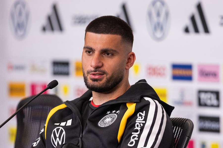 Undav auf der Pressekonferenz vor dem Auftaktspiel gegen Curacao Undav auf der Pressekonferenz vor dem Auftaktspiel gegen Curacao