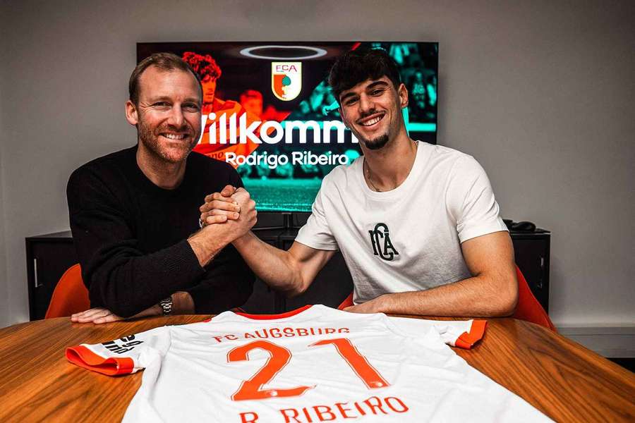 Rodrigo Ribeiro apresentado no Augsburgo Rodrigo Ribeiro apresentado no Augsburgo