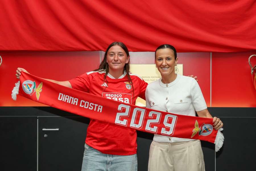 Diana Costa prolonga ligação às águias Diana Costa prolonga ligação às águias