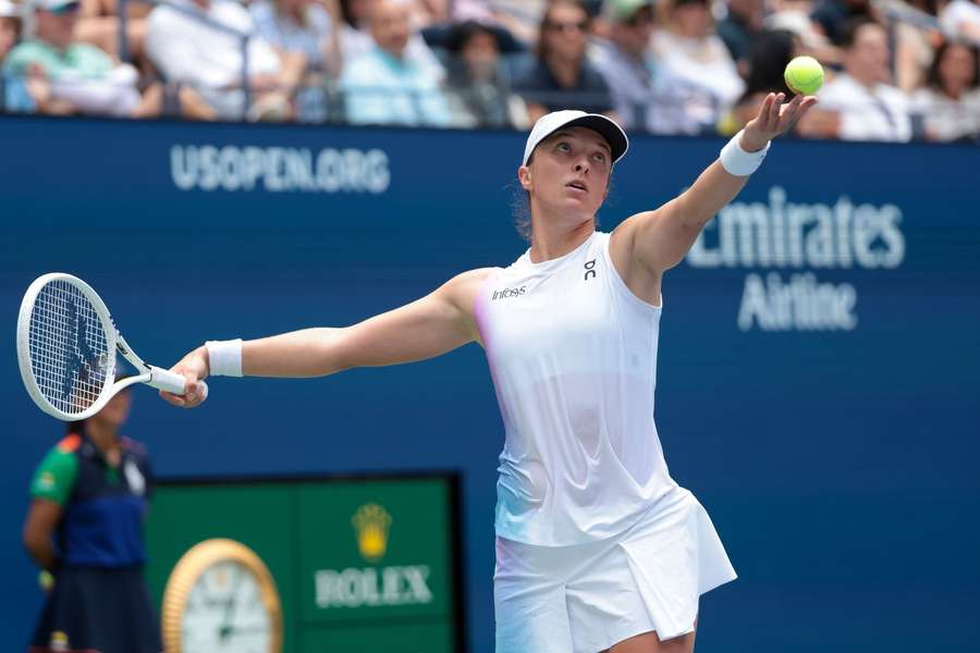 Šestý den na US Open: Světová jednička Šwiateková i Australan De Minaur zabojují o obhájení osmifinále