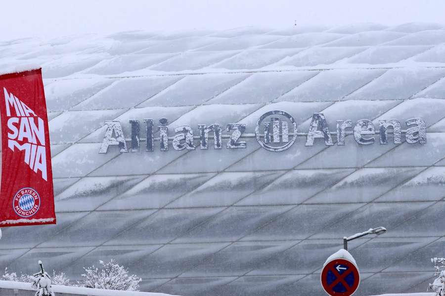 L'Allianz Arena était complètement enneigée hier.