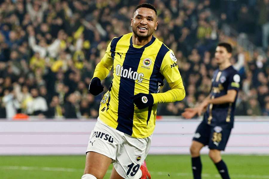 En Nesyri bisou pelo Fenerbahçe