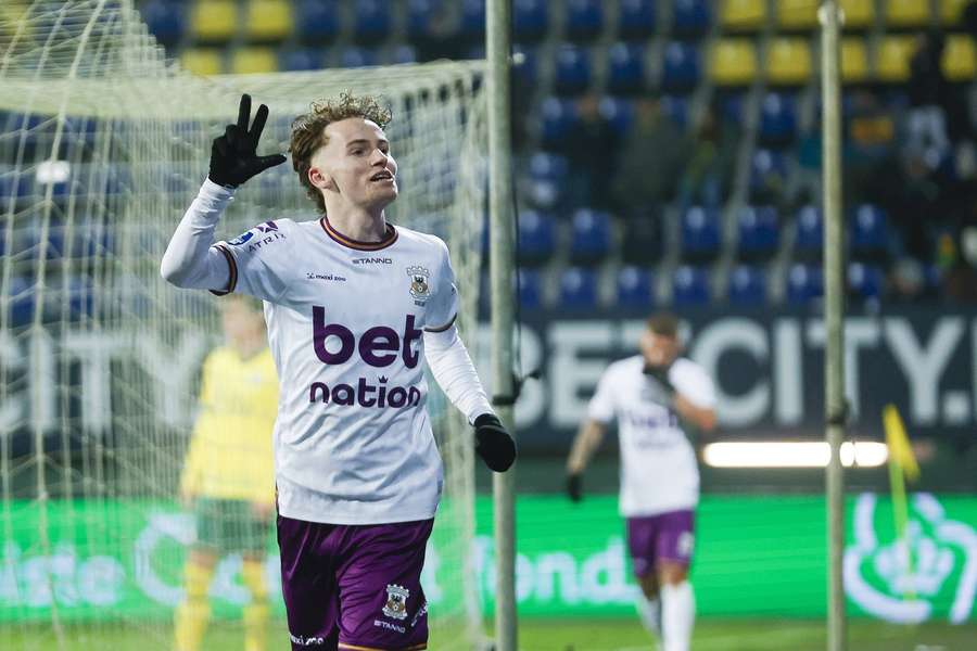 Jakob Breum of Go Ahead Eagles celebrates his third goal against Fortuna Sittard