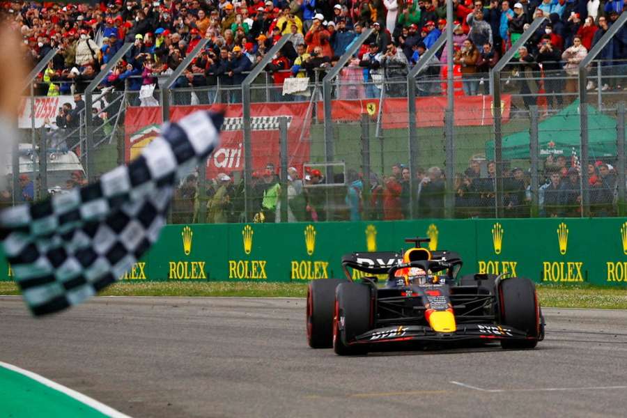 Max Verstappen venceu em Imola no ano passado em condições mais secas Max Verstappen venceu em Imola no ano passado em condições mais secas