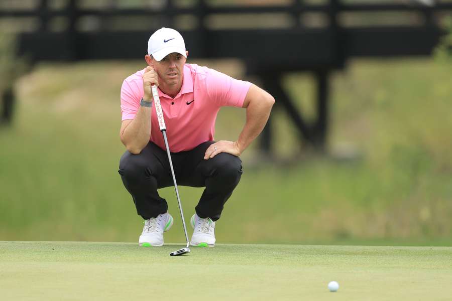 I alt har Rory McIlroy tilbragt 122 uger som verdensetter. I øjeblikket er nordireren dog nummer tre, overgået af Scottie Scheffler og Jon Rahm.