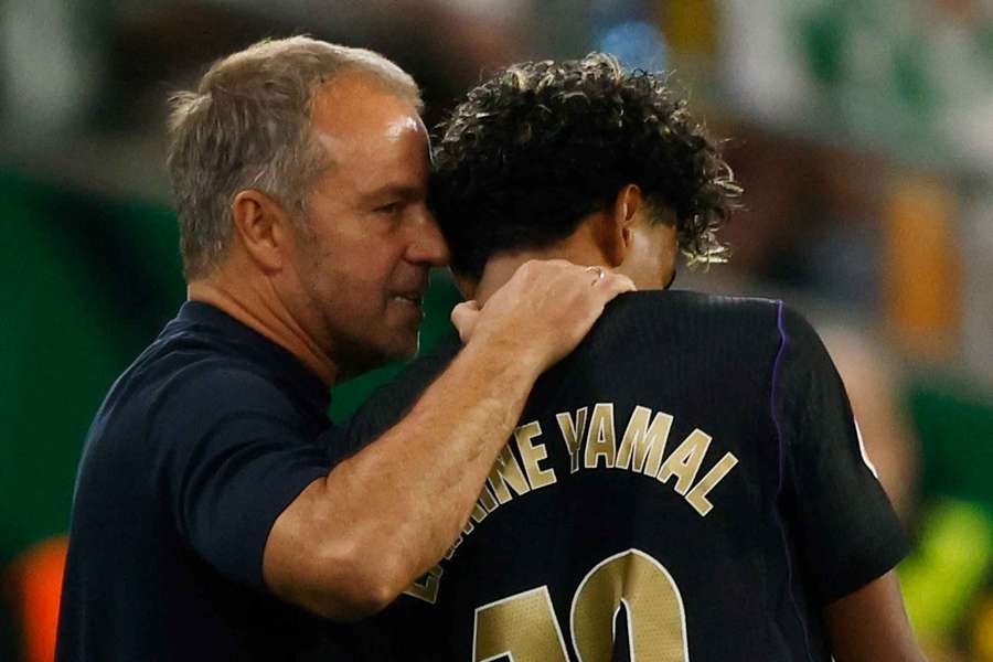 Lamine Yamal vive grande momento no Barcelona de Flick