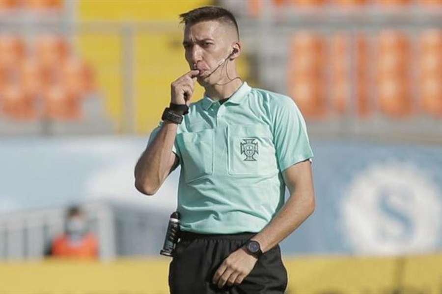 Miguel Nogueira apita Estrela da Amadora-Benfica