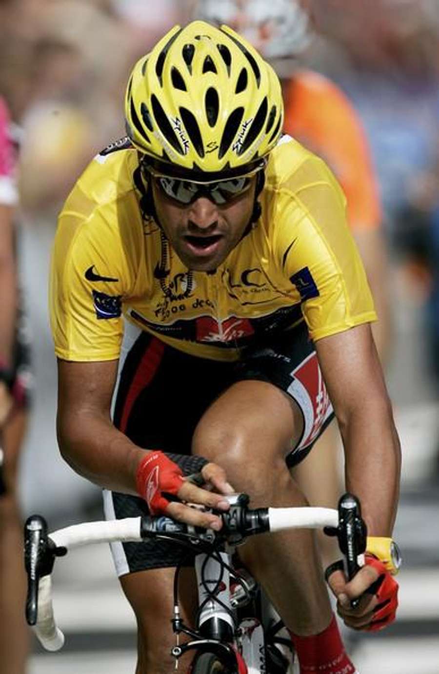 Oscar Pereiro sufrió y disfrutó, a partes iguales, en el Tour 2006