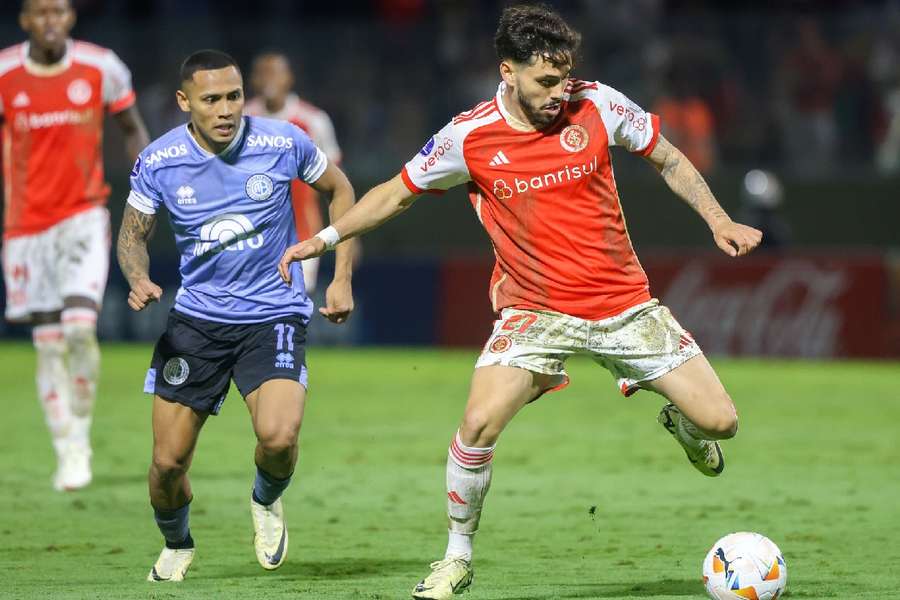 Internacional sofreu a virada para o Belgrano, em jogo disputado na Arena Barueri