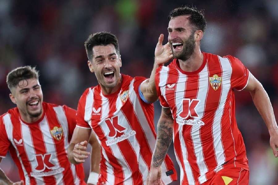 Baptistao celebra con sus compañeros el gol ante el Getafe.