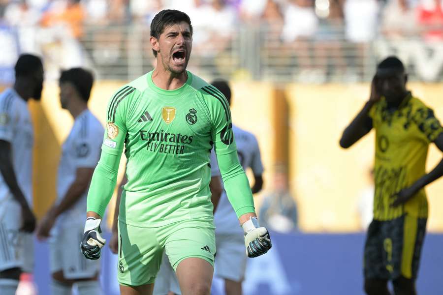 Courtois fez uma defesaça no último lance de Real x Dortmund
