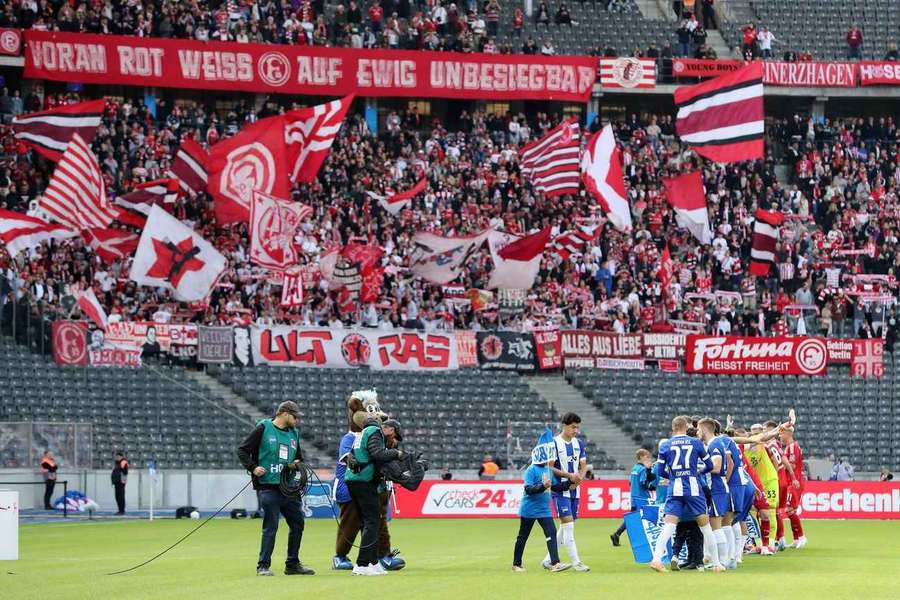 Fortuna Düsseldorf Fans im Einsatz.