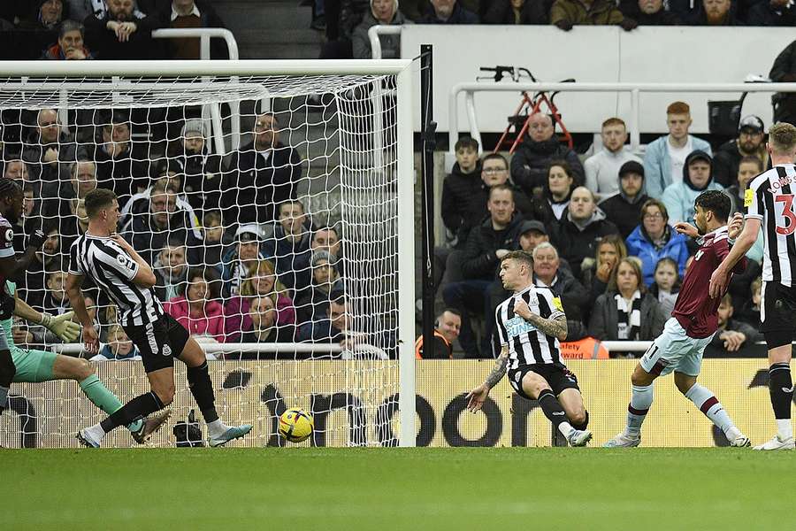 Frustrated Newcastle held by West Ham at home in draw