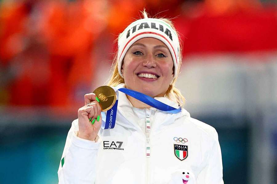Francesca Lollobrigida ze swoim drugim złotym medalem podczas ZIO 2026