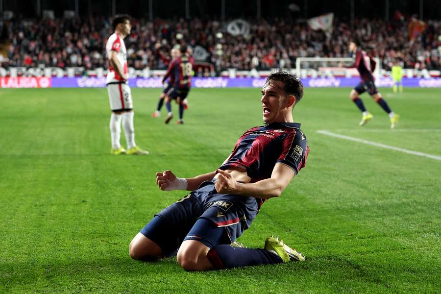 Espí celebra o golo em Vallecas