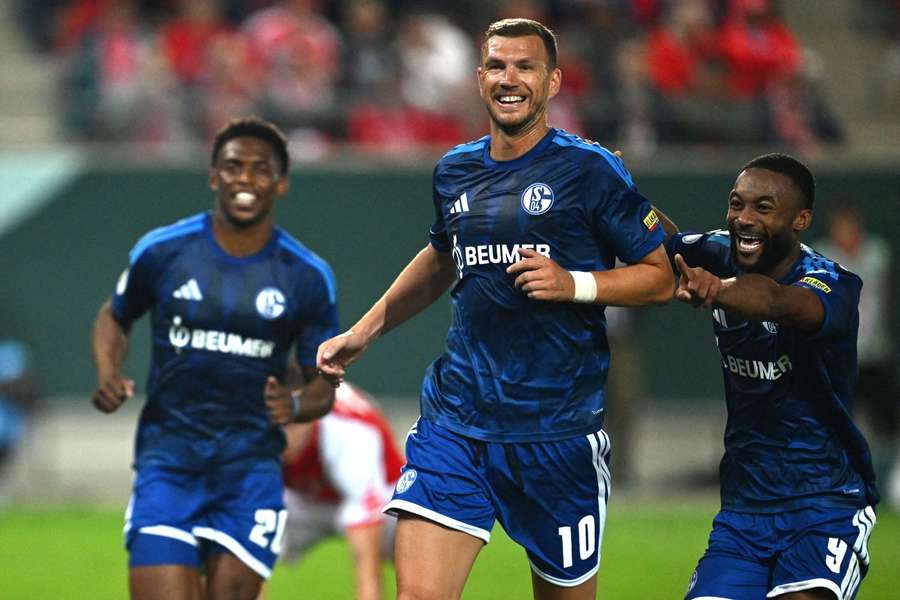 Dzeko bleibt auch im hohen Alter torgefährlich