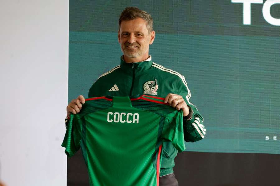 Diego Cocca tijdens zijn presentatie als nieuwe bondscoach van Mexico