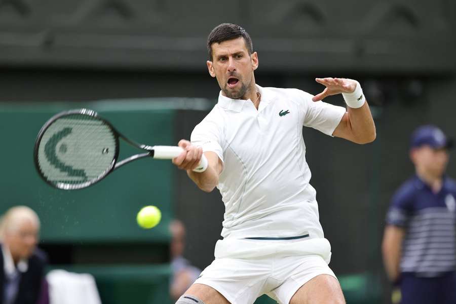 Djokovic compite en Wimbledon.