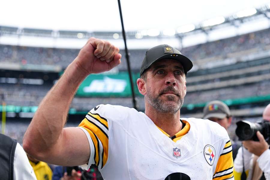 Aaron Rodgers leads the Pittsburgh Steelers to an opening week win. Aaron Rodgers leads the Pittsburgh Steelers to an opening week win.