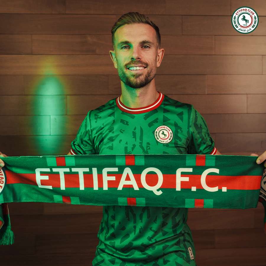 Jordan Henderson assinou contrato com o Al-Ettifaq