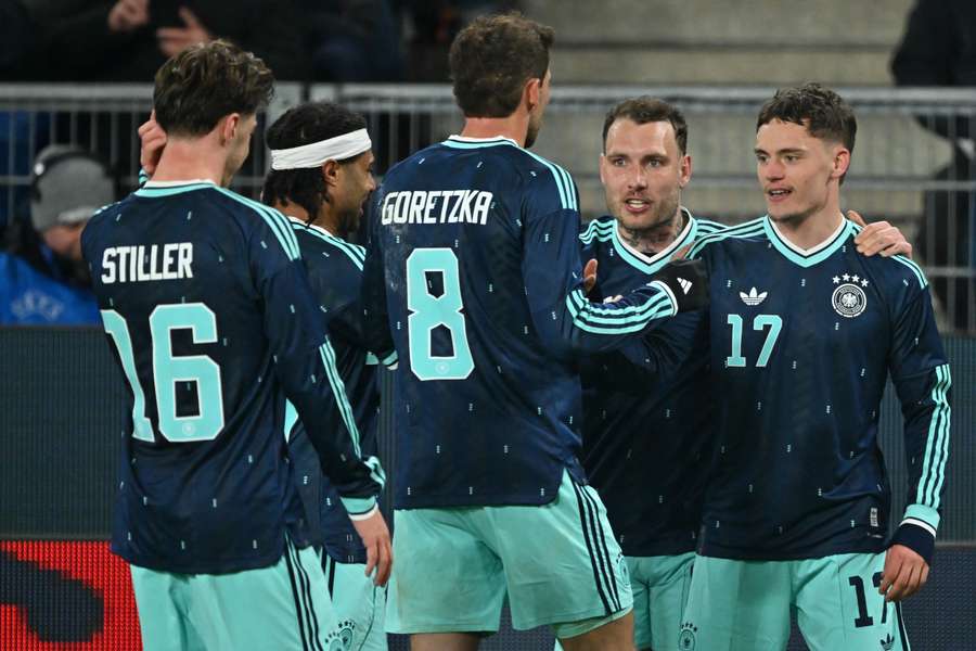 Florian Wirtz celebrates goal with teammates Florian Wirtz celebrates goal with teammates