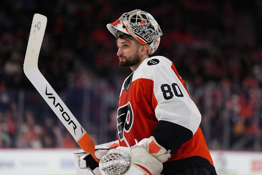 Vladař tentokrát do branky Flyers nenaskočil.