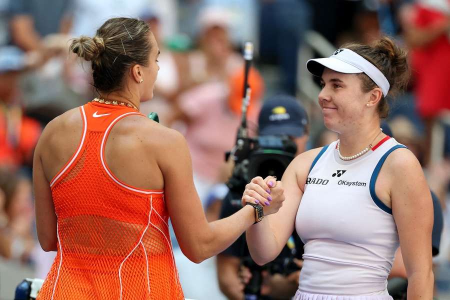 Linda Nosková podlehla ve čtvrtfinále US Open Aryně Sabalenkové. Linda Nosková podlehla ve čtvrtfinále US Open Aryně Sabalenkové.