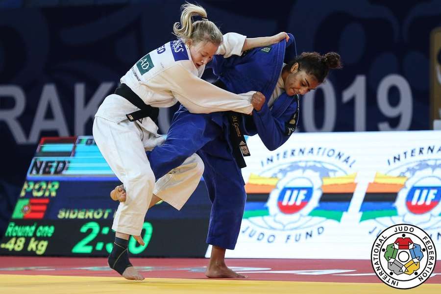 Maria Siderot vai defrontar a checa Tereza Bodnarova