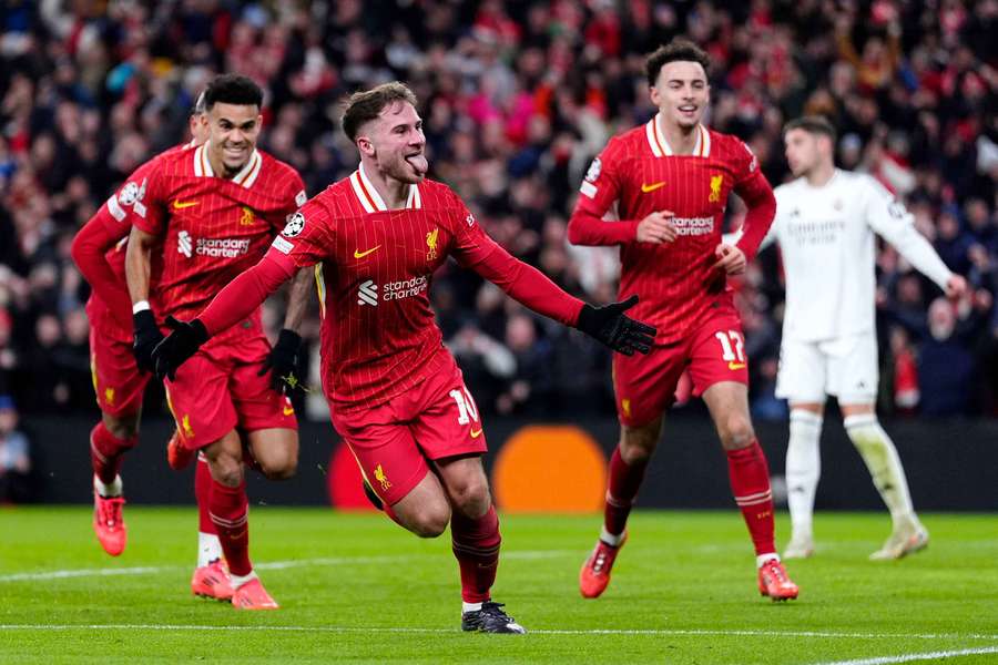 Liverpool vedie tabuľku Ligy majstrov.